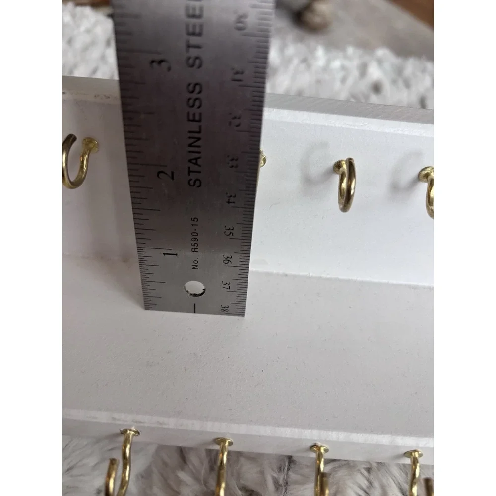 White Wood 30 Hook Chain Necklace Holder Attaches To‎ Wall  2754  15 X 3